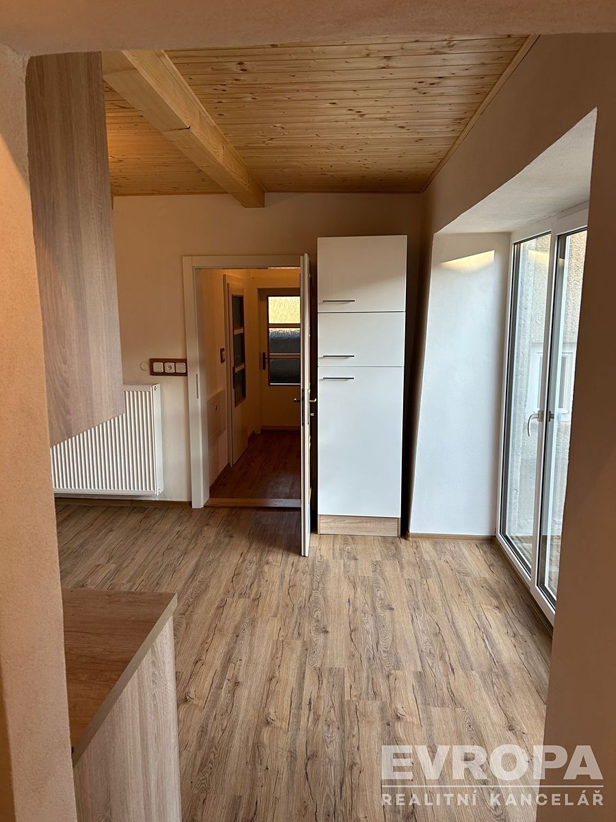 Prodej rodinného domu 165 m², pozemek 196 m²
