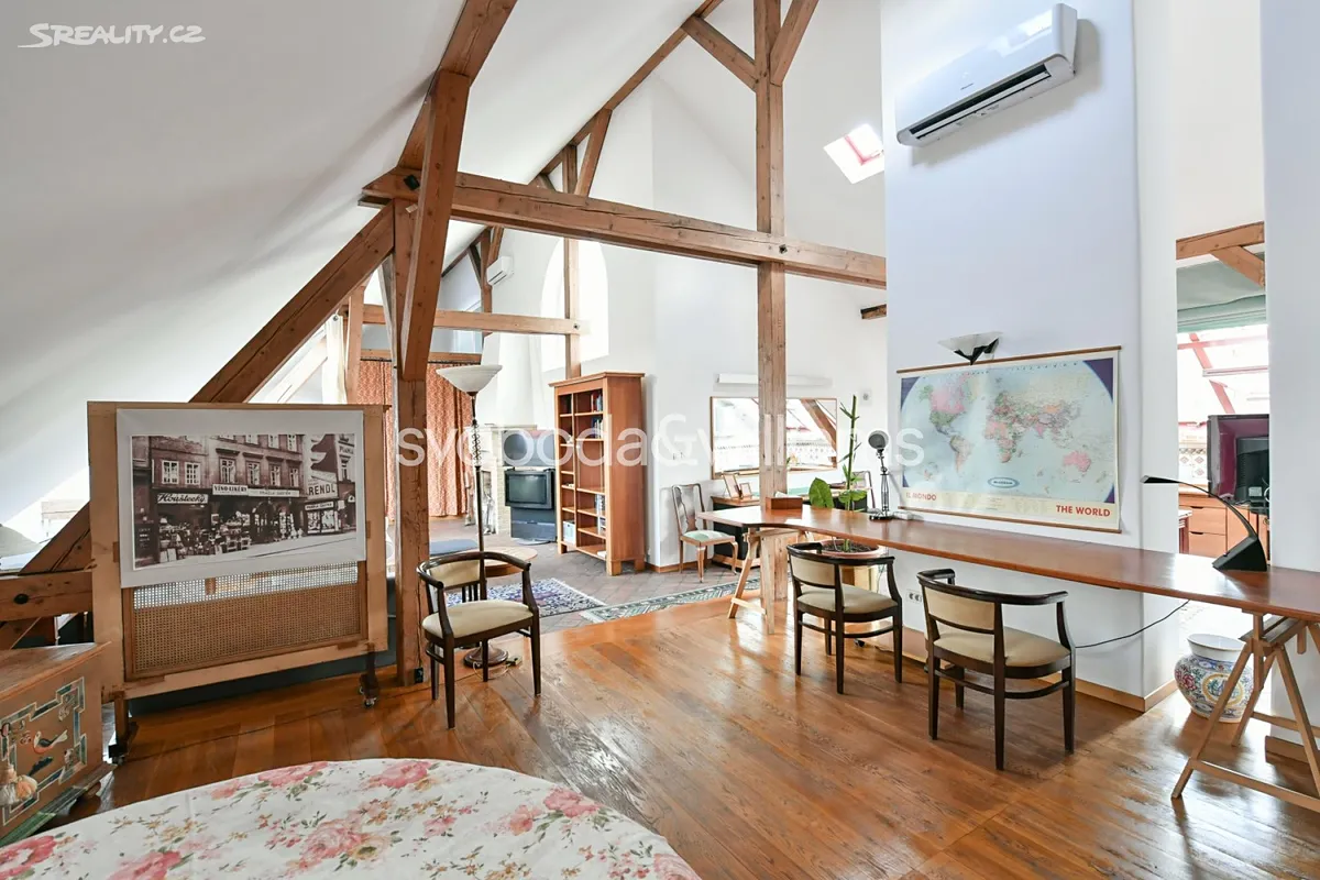 Pronájem bytu 1+kk 169 m² – pohled 3