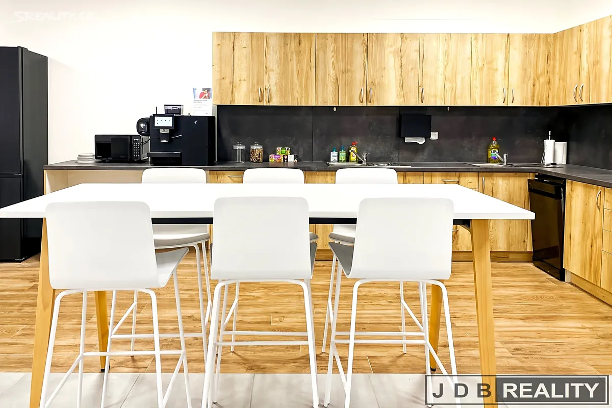 Pronájem kanceláře 30 m² – další