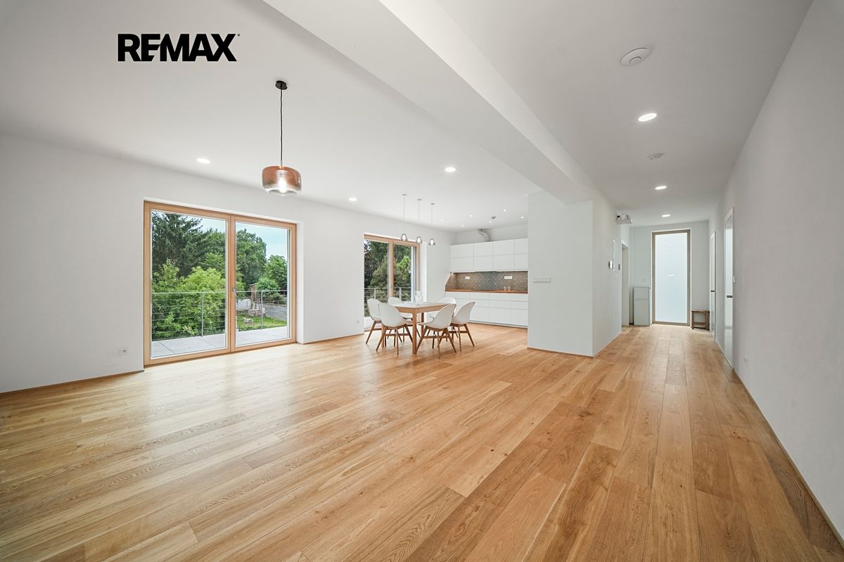 Pronájem bytu 4+kk 103 m²