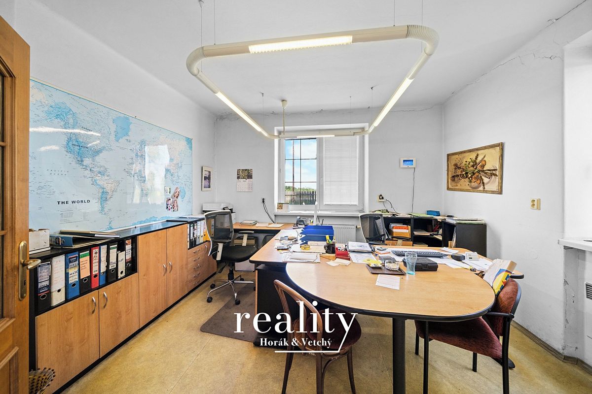 Pronájem komerční nemovitosti 3500 m² – fotografie 3