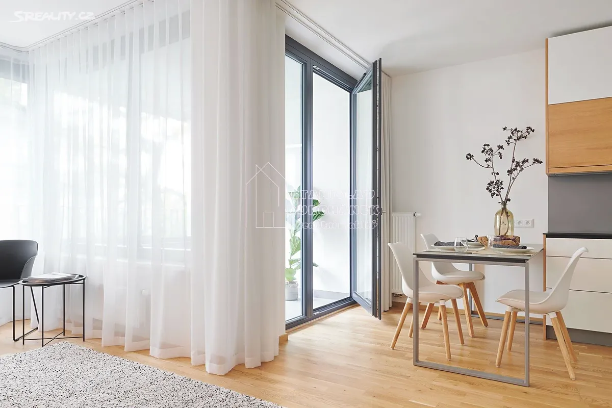 Pronájem bytu 1+kk 43 m² – další
