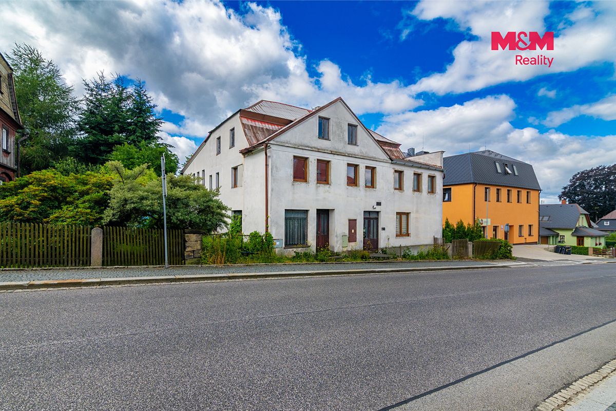 Prodej rodinného domu 321 m², pozemek 816 m² – fotografie 2