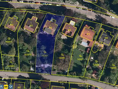 Prodej stavebního pozemku 1048 m²