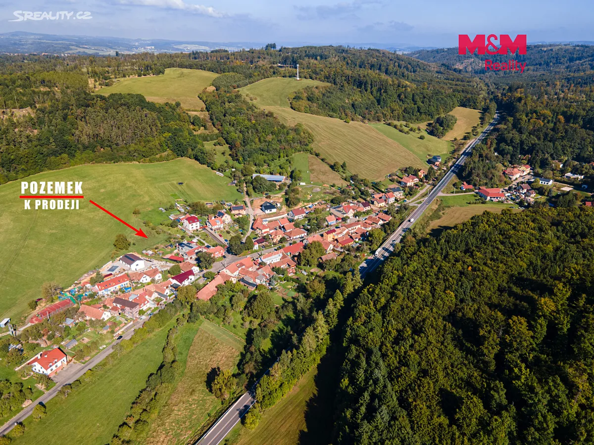 Prodej stavebního pozemku 1233 m² – pohled 3