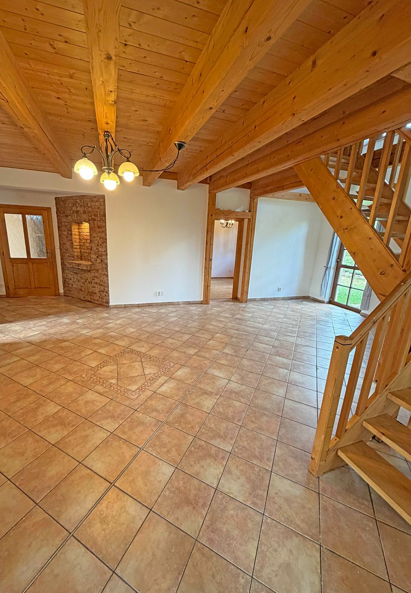 Prodej rodinného domu 180 m², pozemek 900 m² – fotografie 5