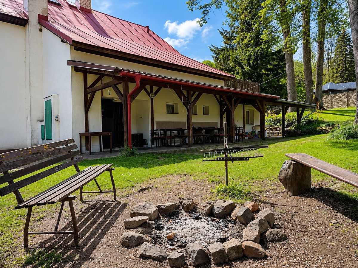 Prodej rodinného domu 360 m², pozemek 1604 m² – fotografie 3