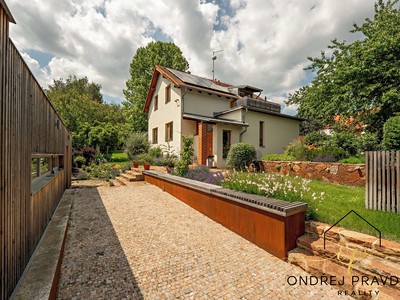 Prodej  rodinného domu 237 m², pozemek 1 360 m²