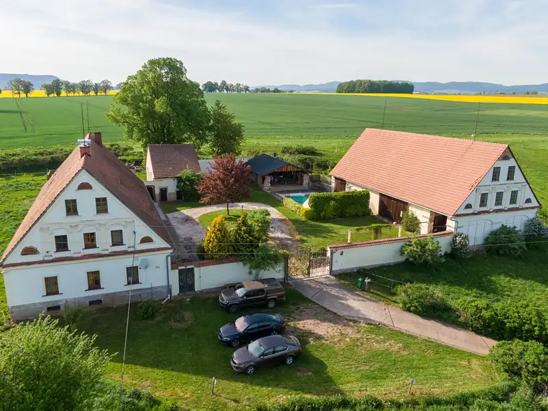 Prodej rodinného domu 600 m², pozemek 10121 m², Martínkovice – náhled fotky 1