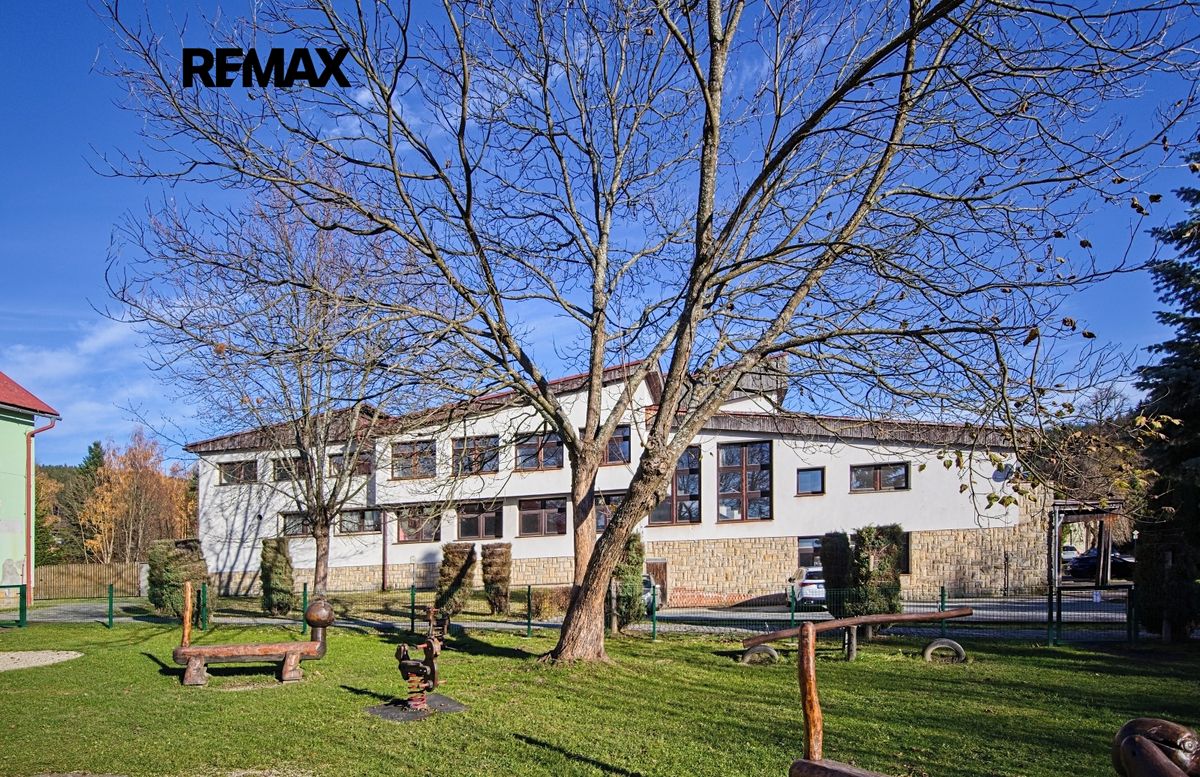 Prodej komerčního pozemku 2837 m² – fotografie 3