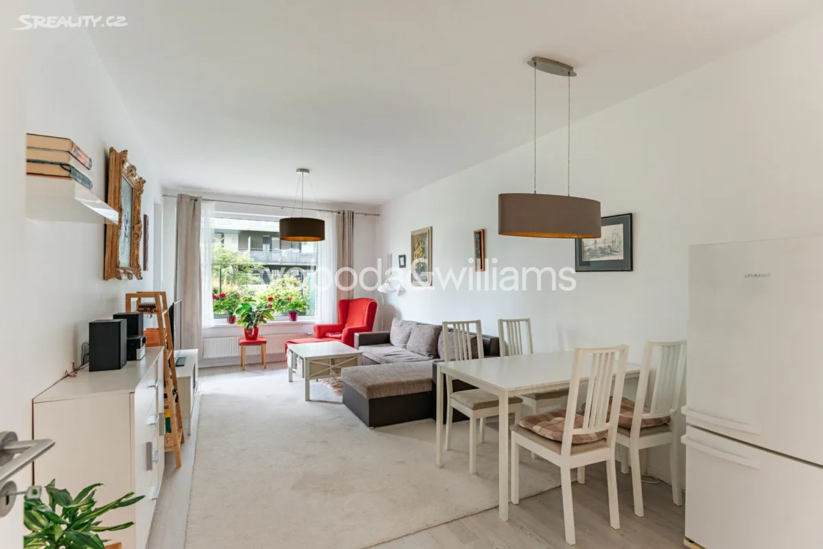 Pronájem bytu 2+kk 63 m², Praha
