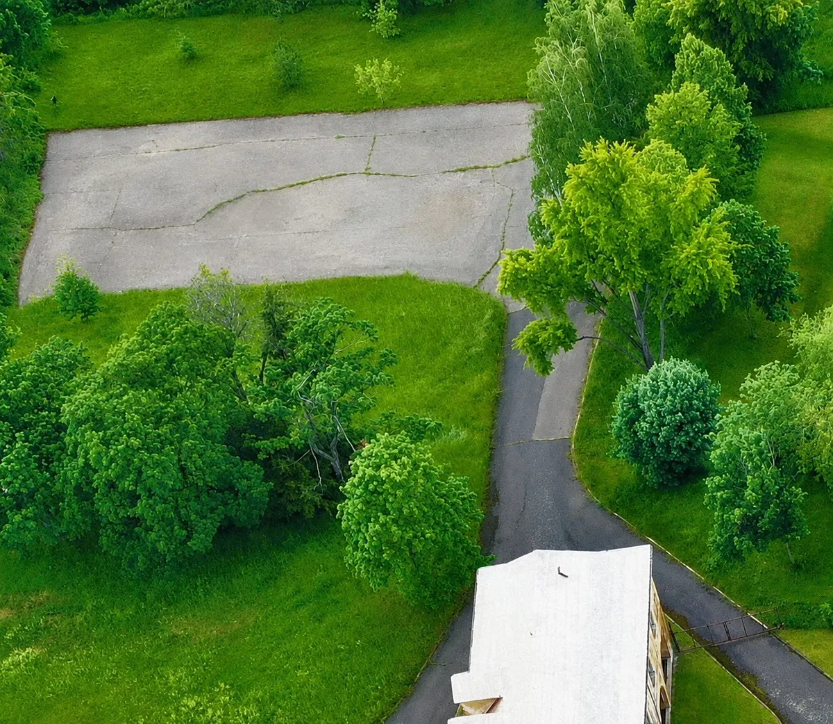 Pronájem komerčního pozemku 1400 m²