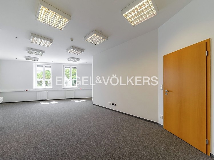 Pronájem komerčního prostoru, 34 m² (3 z 12)