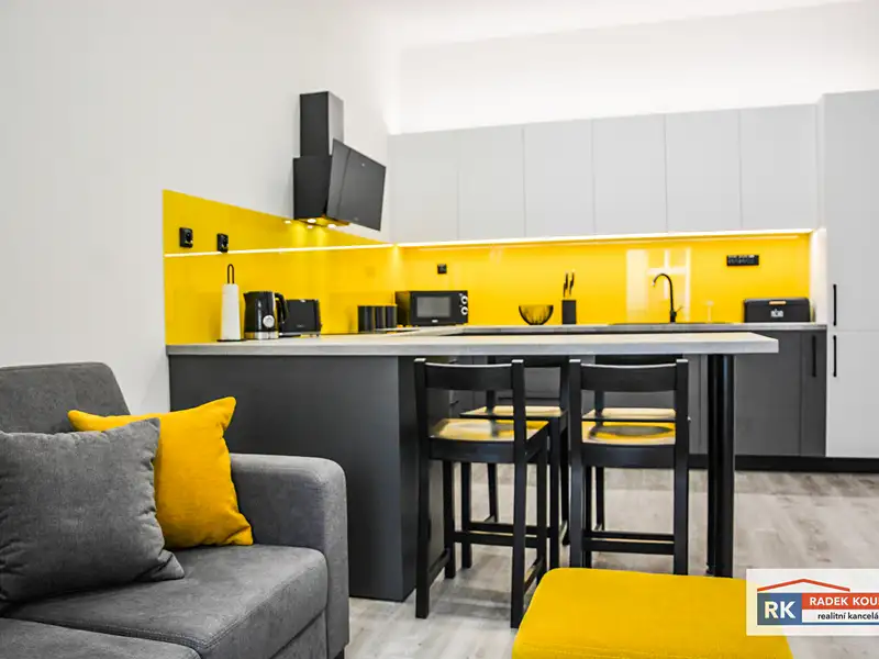 Prodej bytu 1+kk 37 m², Praha – náhled fotky 2