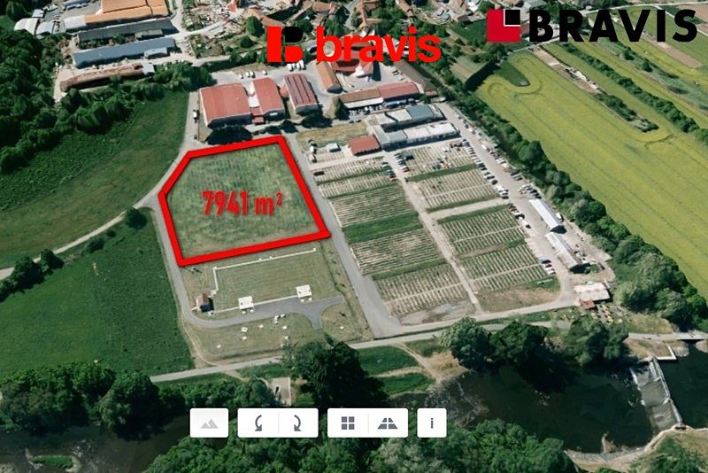 Pronájem komerčního pozemku 7941 m²