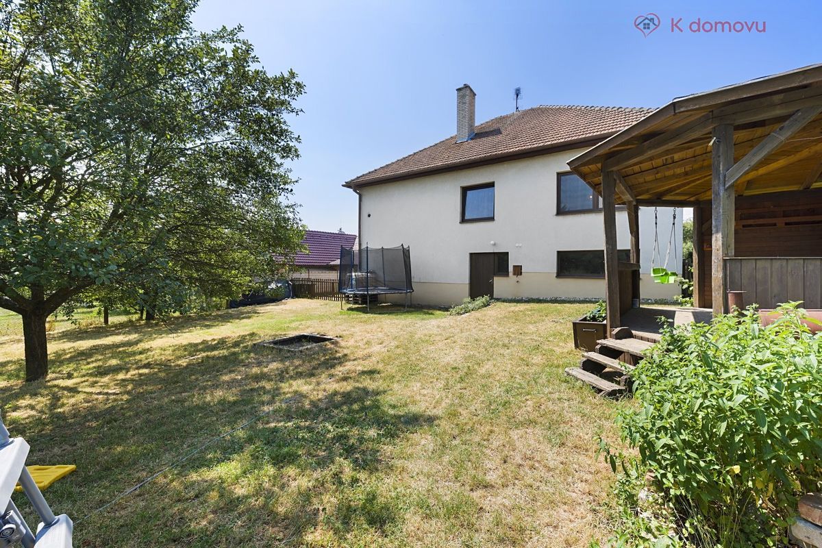 Prodej rodinného domu 130 m², pozemek 901 m² – fotografie 3