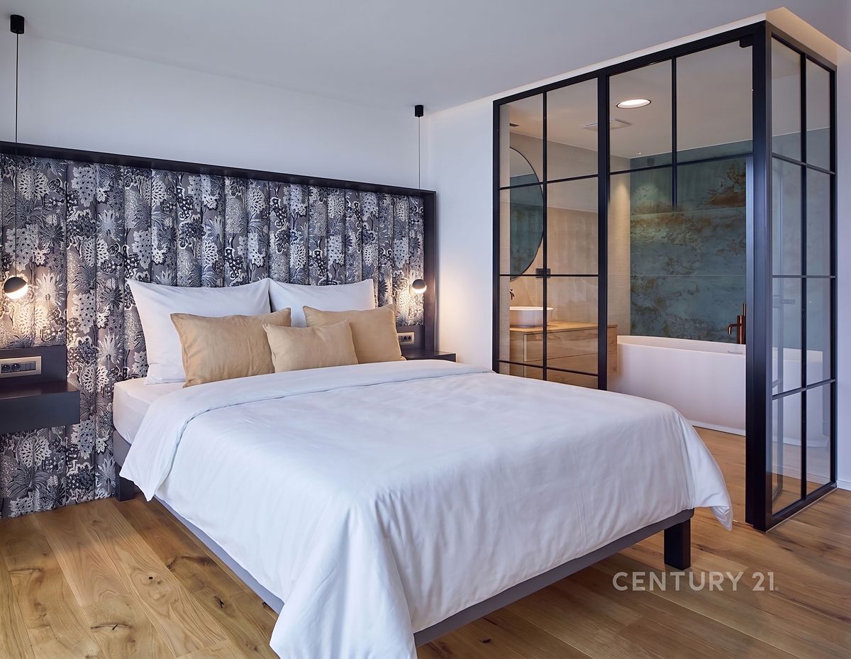 Pronájem bytu 4+kk 114 m² – fotografie 2