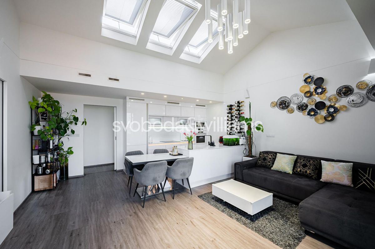 Prodej bytu 4+kk 94 m² – fotografie 2