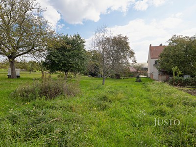Prodej  stavebního pozemku 2 331 m²