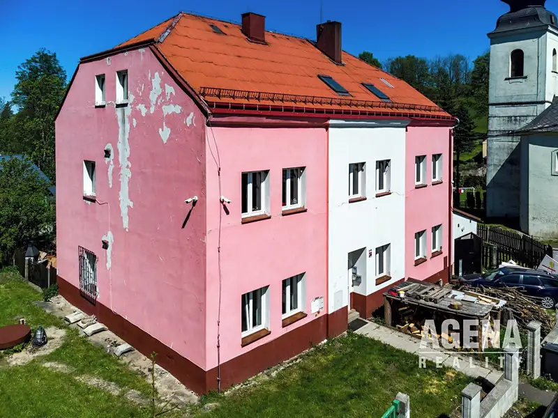 Prodej rodinného domu 360 m², pozemek 464 m², Petrovice – náhled fotky 3
