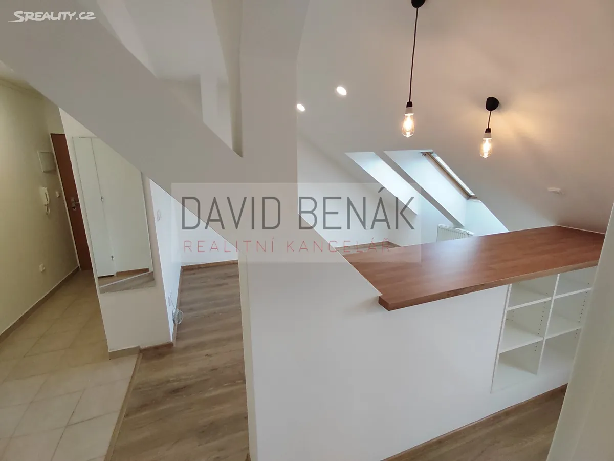 Pronájem bytu 1+kk 32 m² – pohled 6