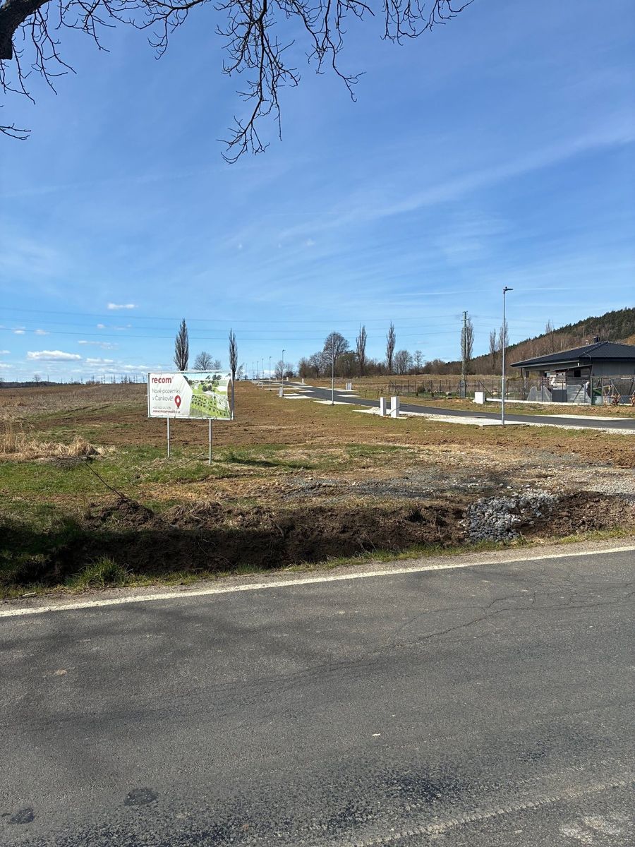 Prodej stavebního pozemku 880 m² – fotografie 4