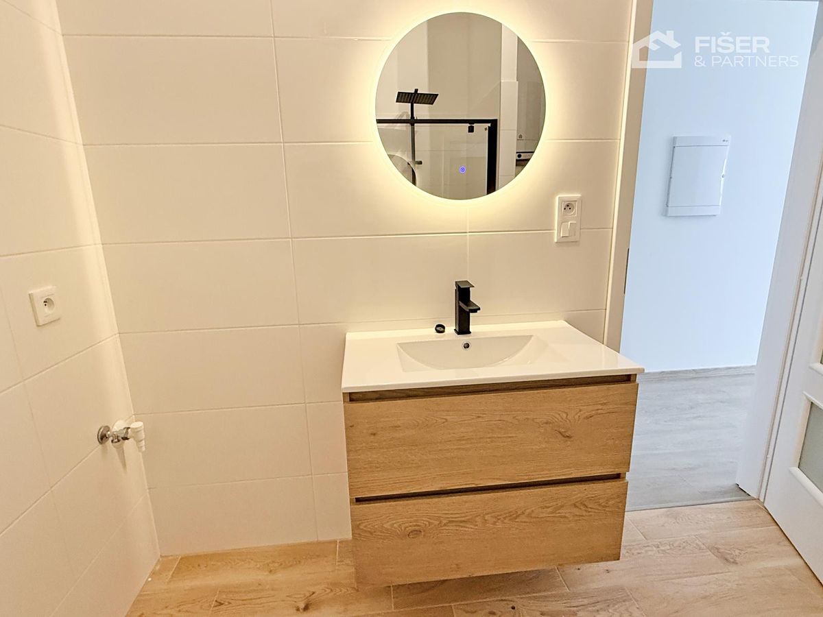 Pronájem bytu 2+kk 45 m² – fotografie 4