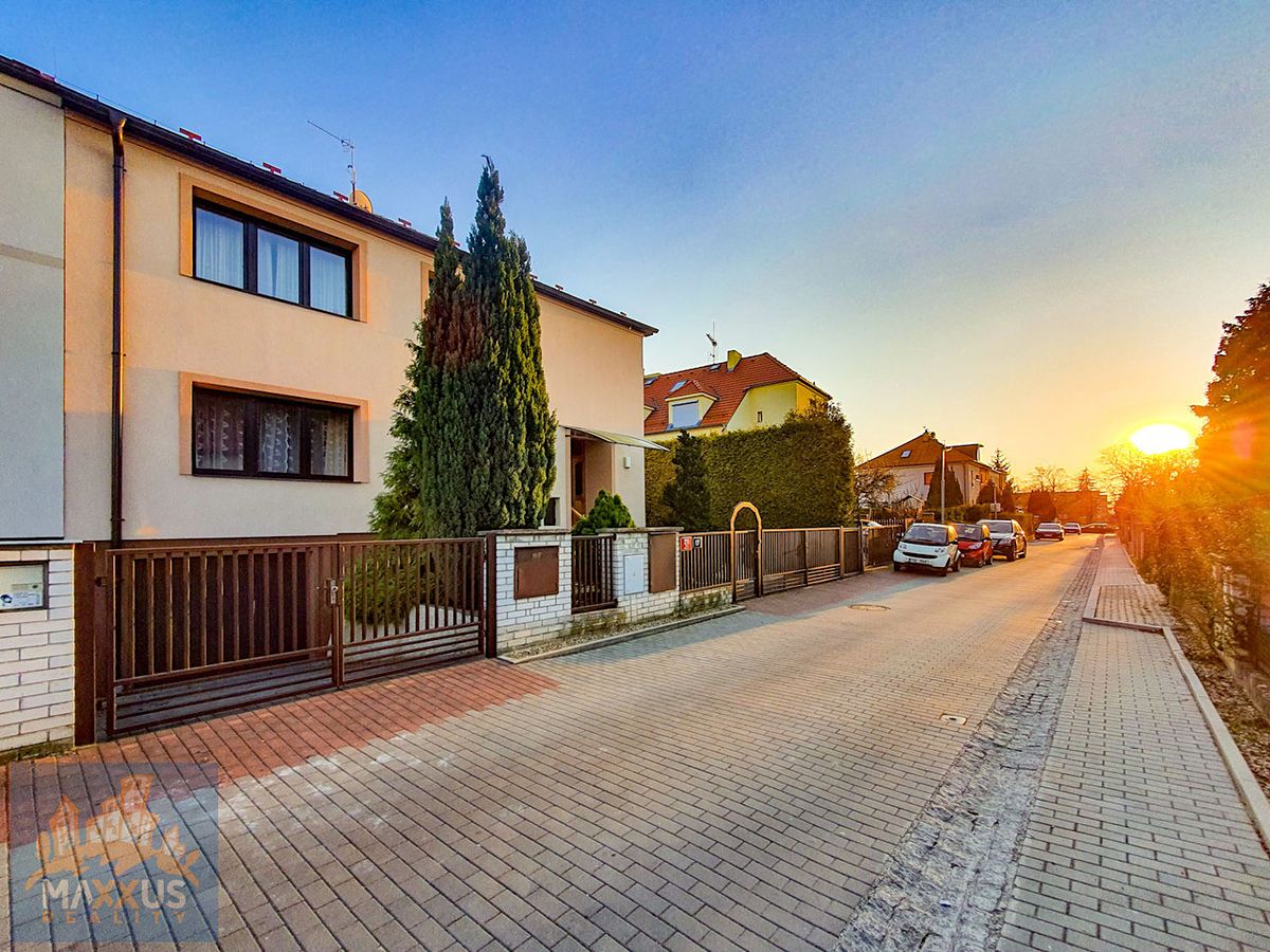 Pronájem rodinného domu 483 m², pozemek 483 m² – fotografie 2