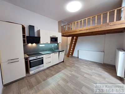 Pronájem bytu 1+kk 32 m²