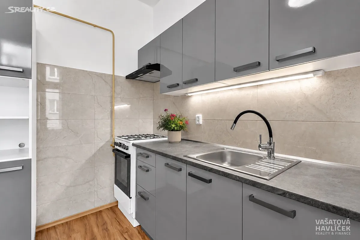 Pronájem bytu 2+1 55 m², Hradec Králové