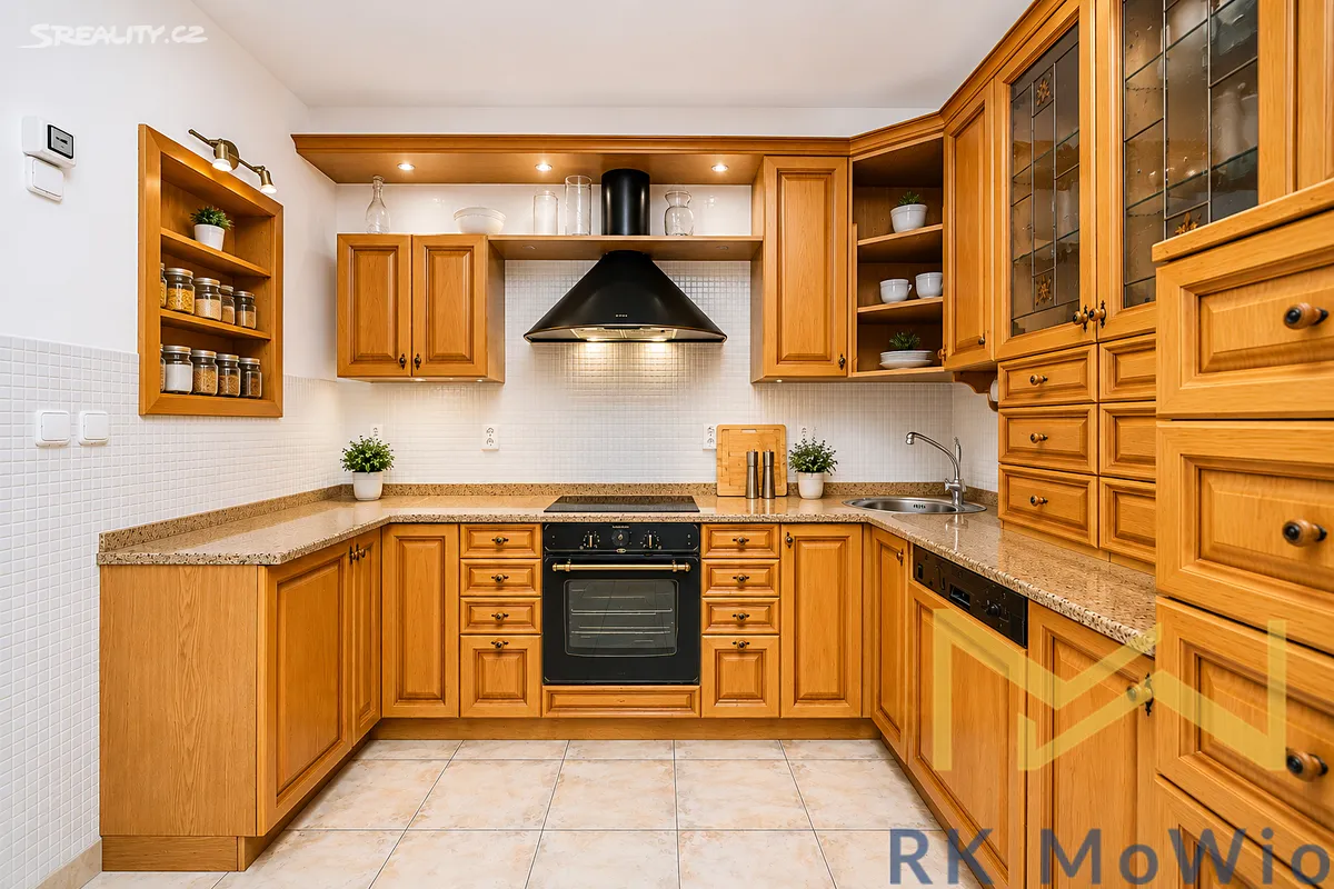 Pronájem rodinného domu 246 m², pozemek 649 m², Praha