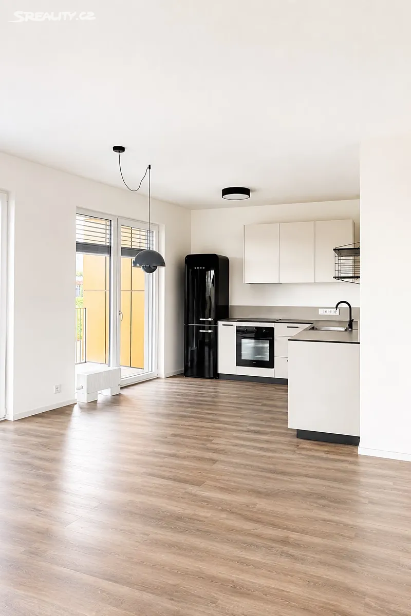 Pronájem bytu 2+kk 103 m² – pohled 2