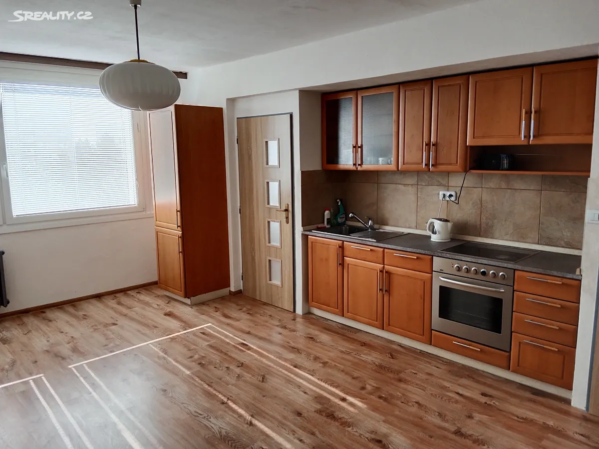 Pronájem bytu 2+kk 43 m² – pohled 4
