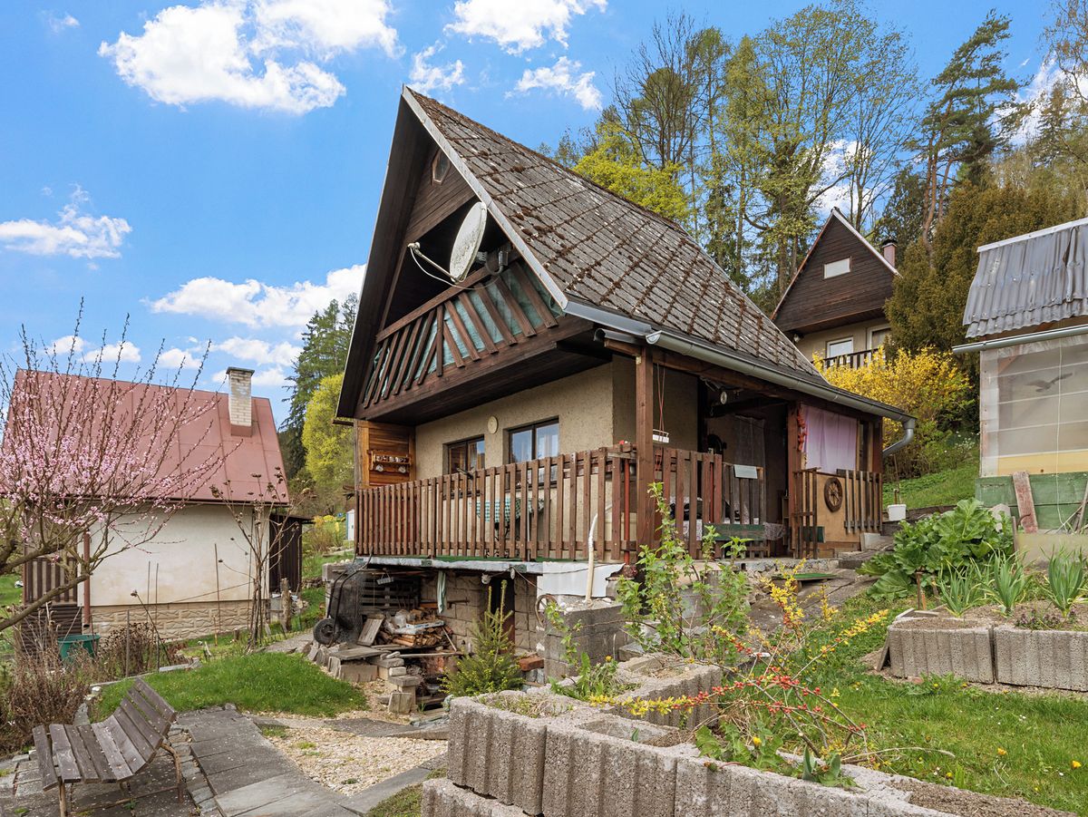 Prodej chaty 40 m², pozemek 1 m² – fotografie 2