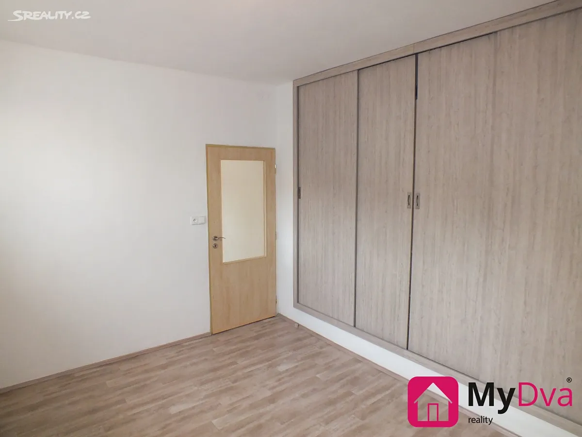Pronájem bytu 1+1 38 m² – pohled 2