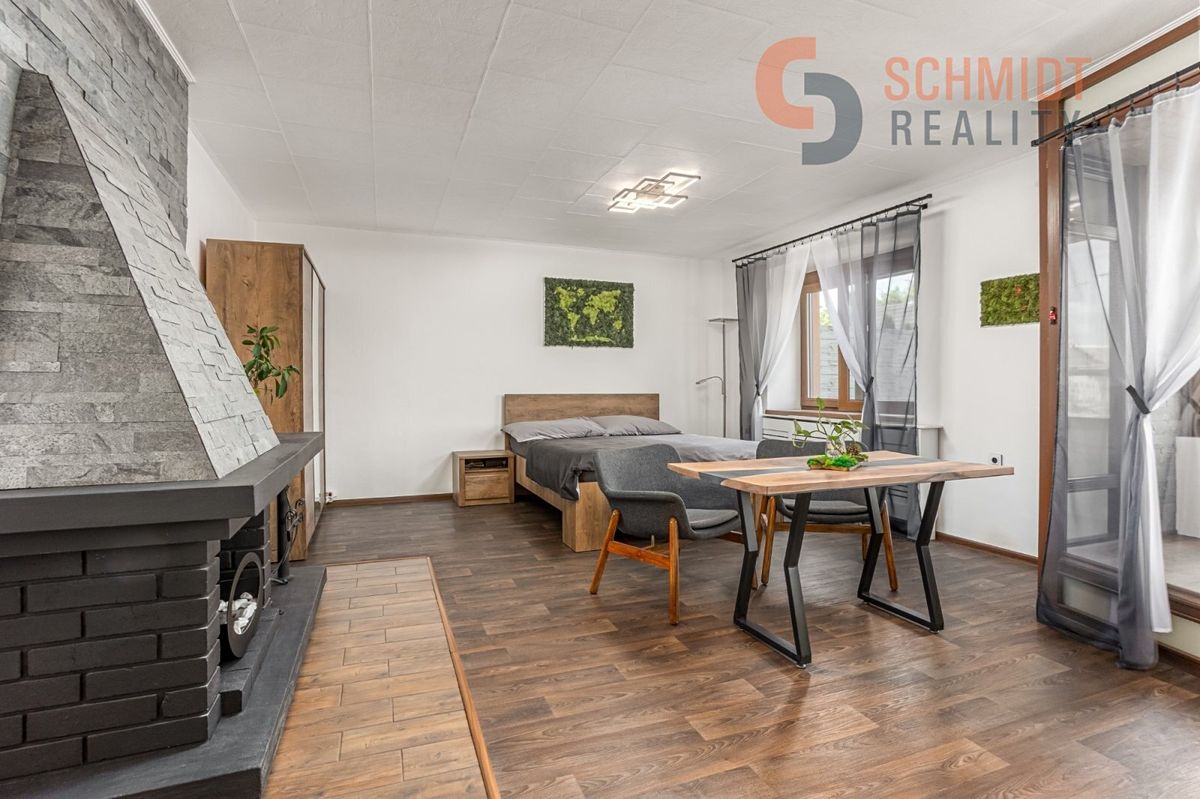Prodej rodinného domu 350 m², pozemek 770 m² – fotografie 2