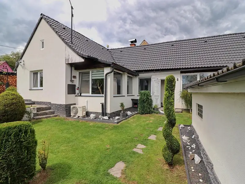 Prodej rodinného domu 80 m², pozemek 304 m², Strašice – náhled fotky 2