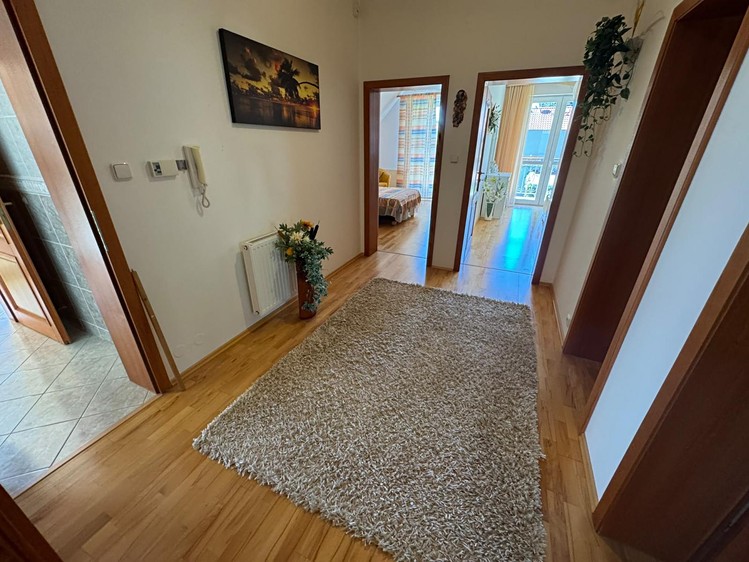 Prodej domu, 300 m² (18 z 60)