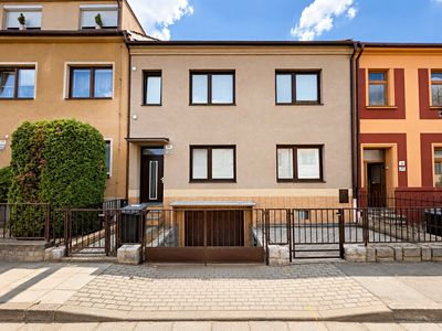 Prodej rodinného domu 294 m², pozemek 383 m²