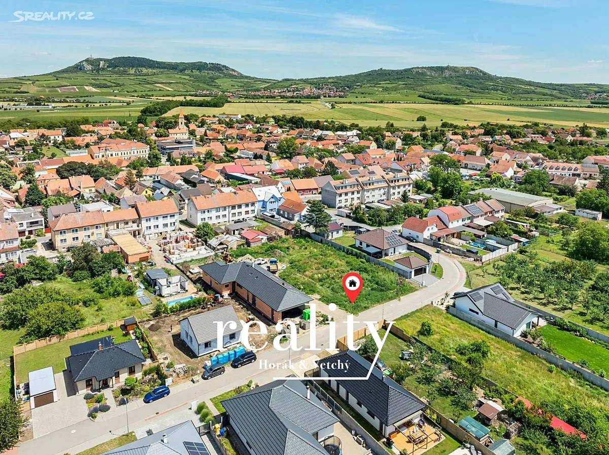 Prodej stavebního pozemku 994 m² – další