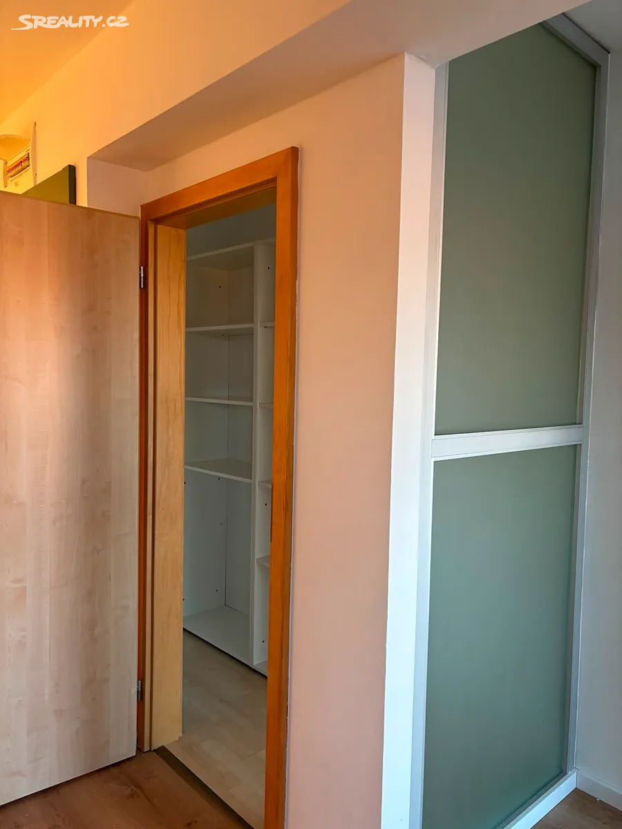 Pronájem bytu 2+kk 71 m² – pohled 5