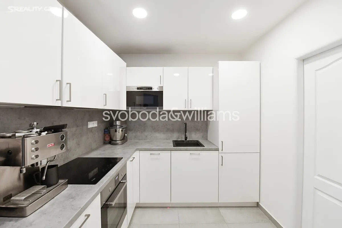 Pronájem bytu 4+kk 109 m² – pohled 3