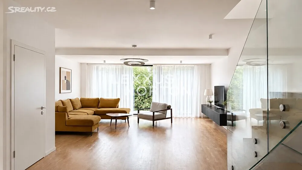 Pronájem rodinného domu 186 m², pozemek 156 m² – pohled 3