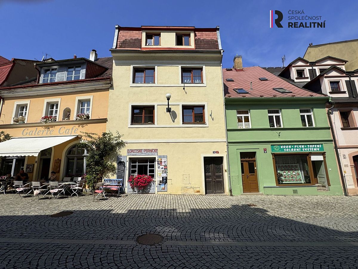 Prodej rodinného domu 369 m², pozemek 118 m²