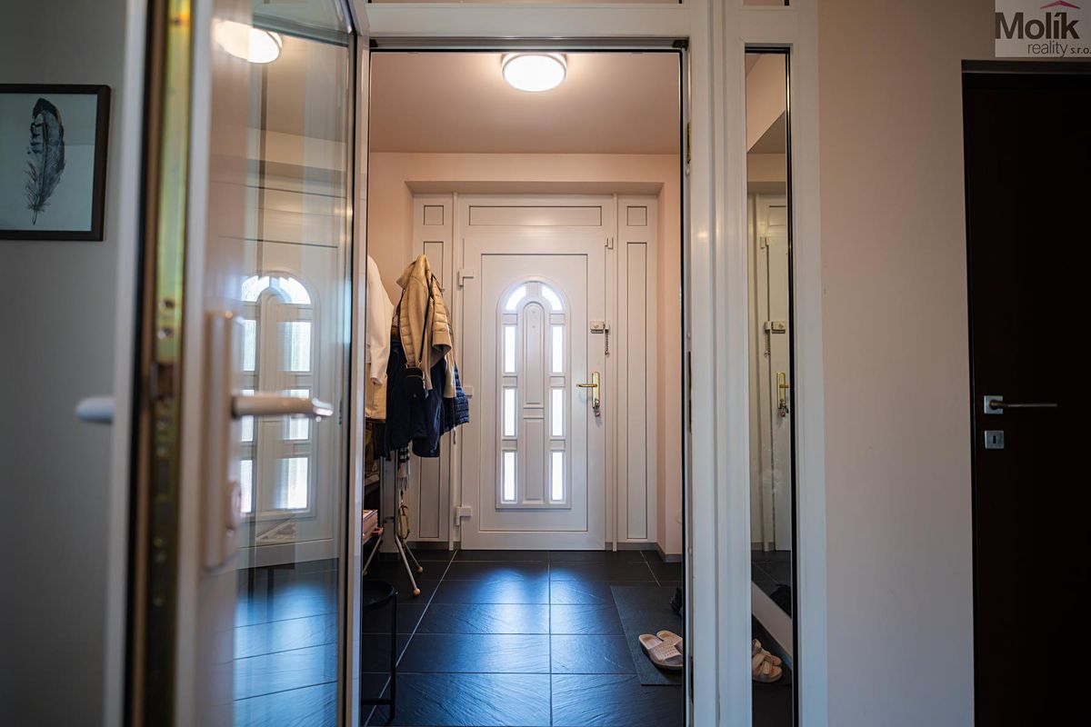 Prodej rodinného domu 116 m², pozemek 1115 m² – fotografie 2