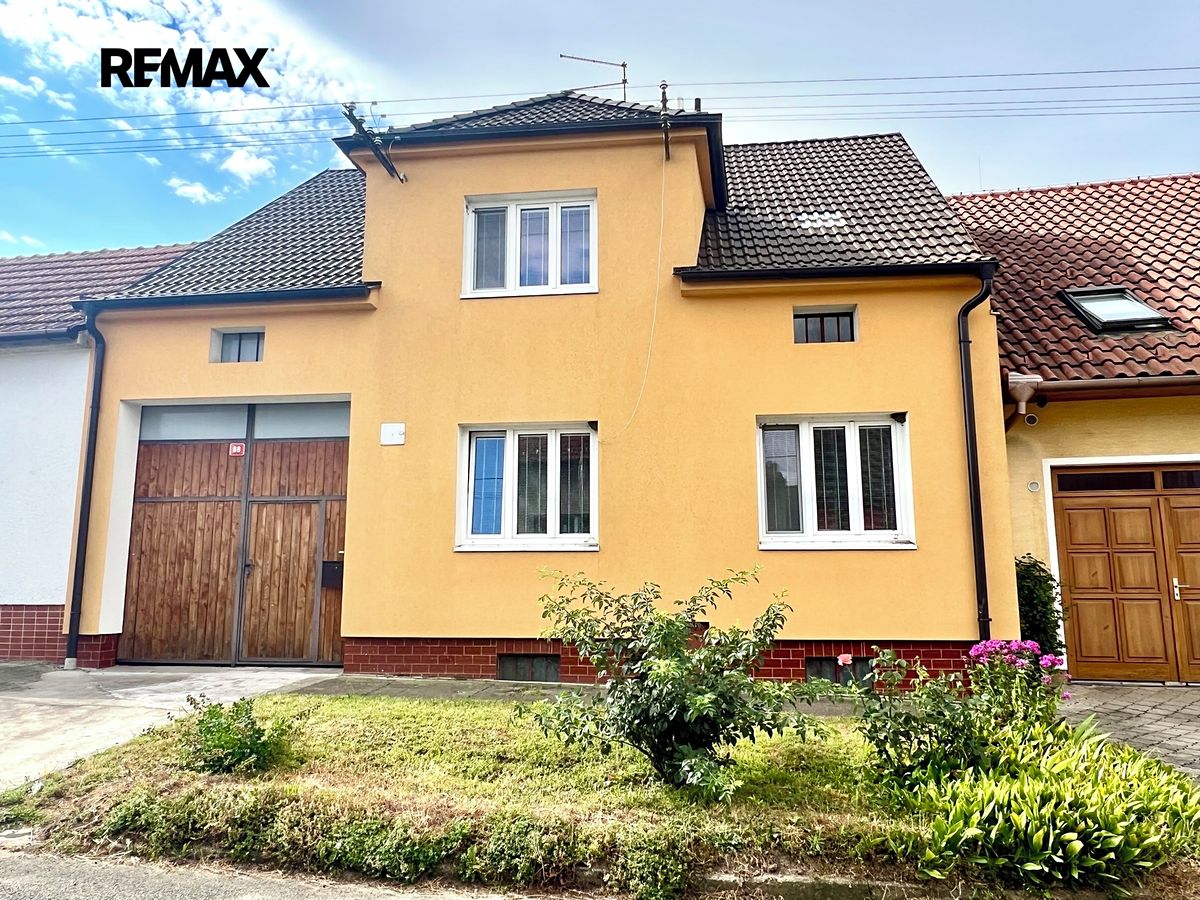 Prodej rodinného domu 95 m², pozemek 703 m² – fotografie 2