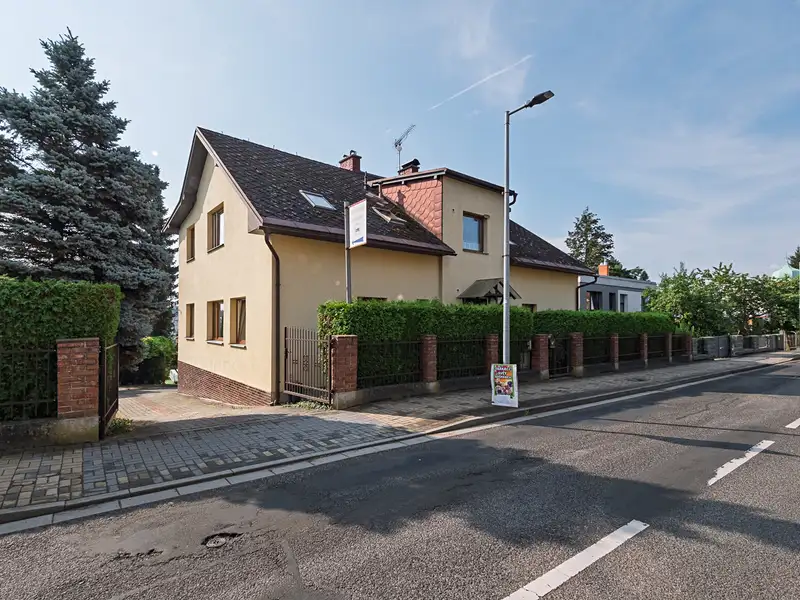Prodej rodinného domu 420 m², pozemek 2524 m², Turnov – náhled fotky 3