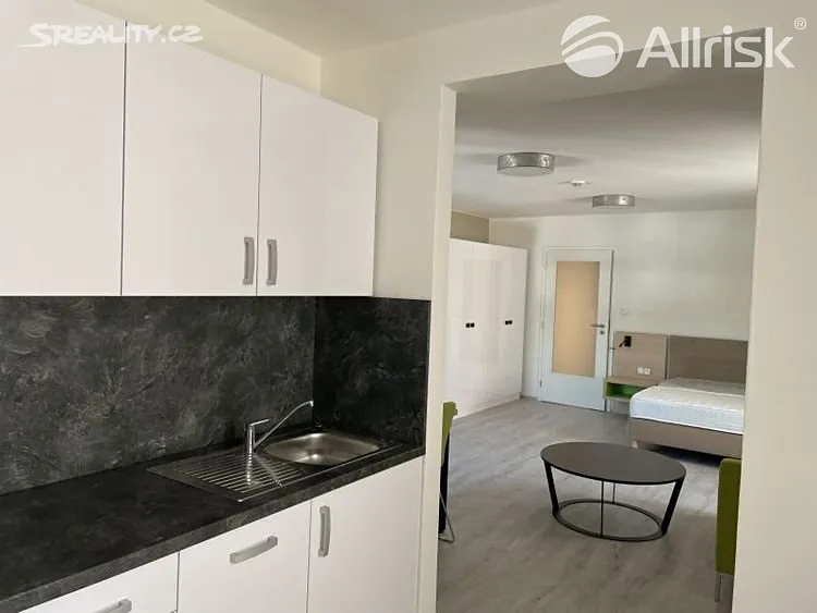 Pronájem bytu 1+kk 49 m² – pohled 2