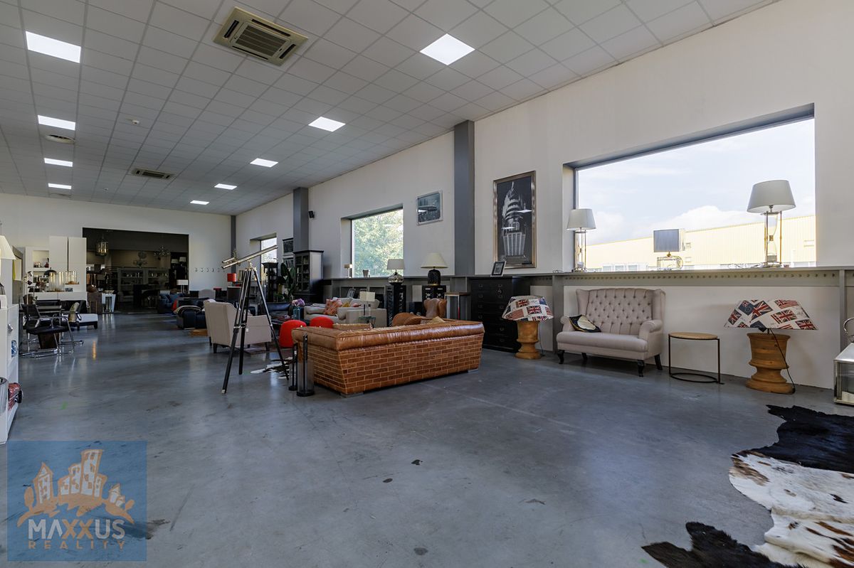 Pronájem obchodního prostoru 259 m² – fotografie 2
