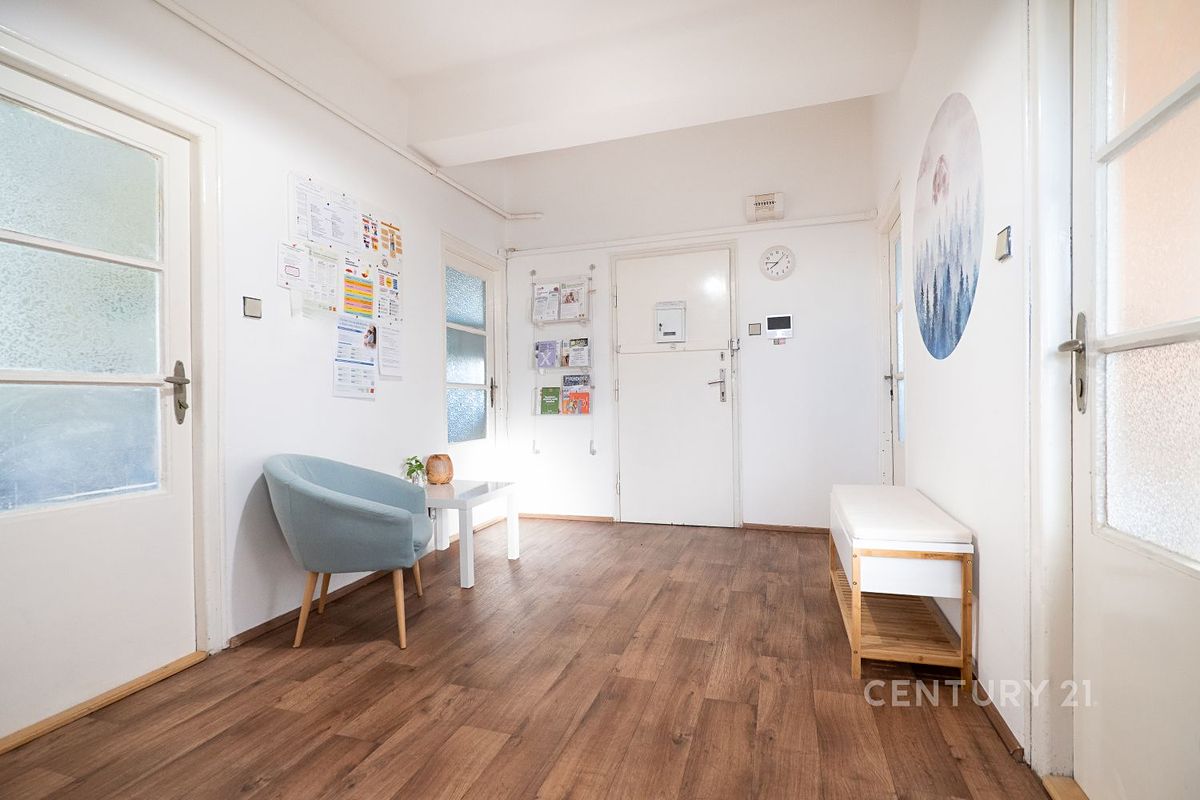 Pronájem kanceláře 80 m² – fotografie 4
